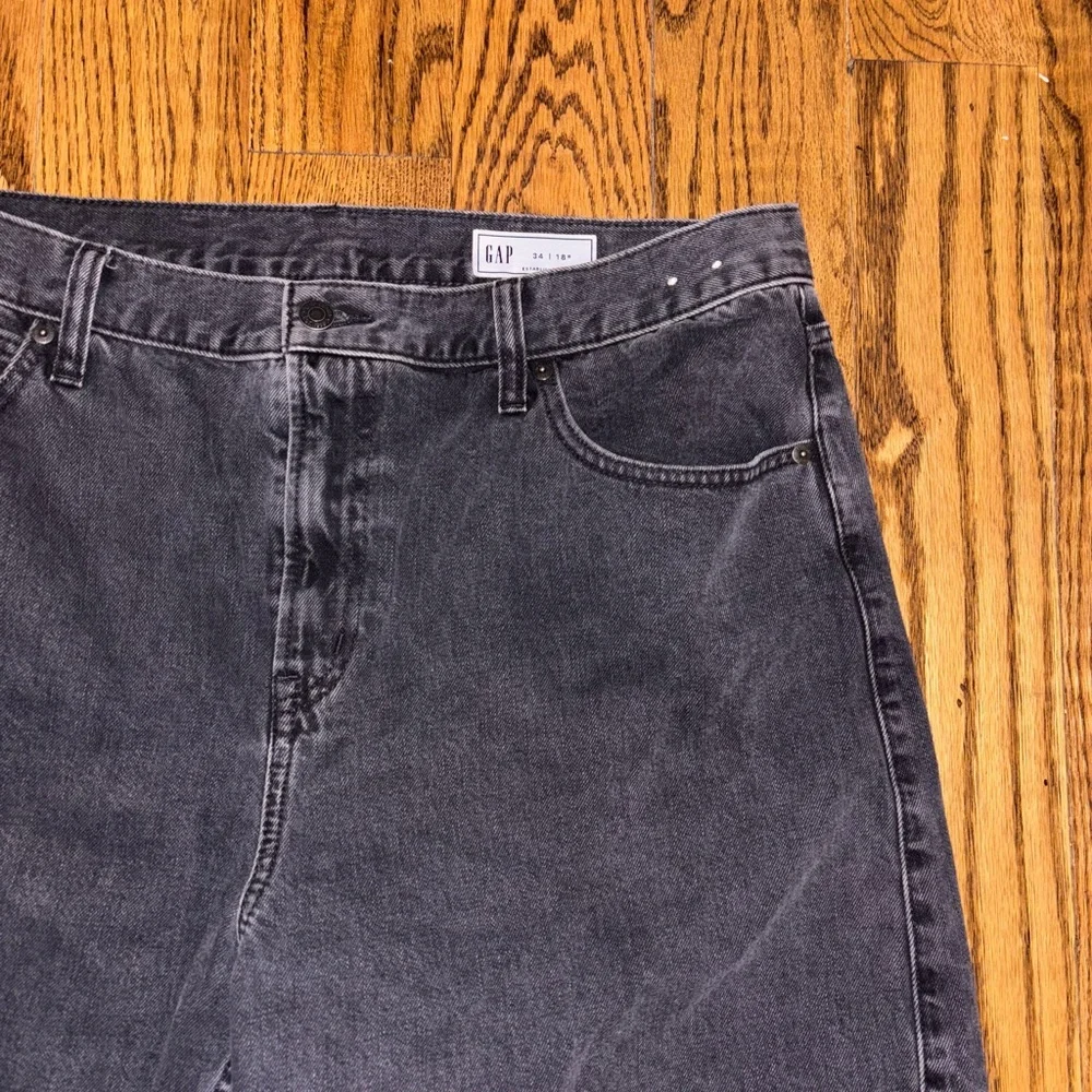 GAP Woman’s Black Barrel Jeans - Picture 2 of 4